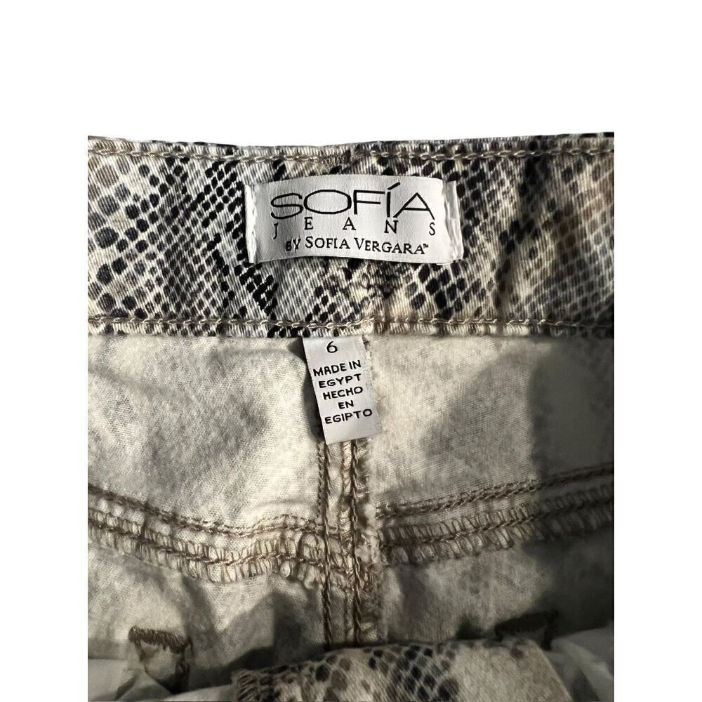 Sofia Vergara Women's Rosa Curvy Ankle Animal Print Jeans - Picture 7 of 8